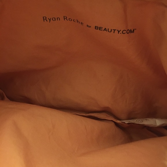 Fuzzy pink clutch! - Picture 2 of 2